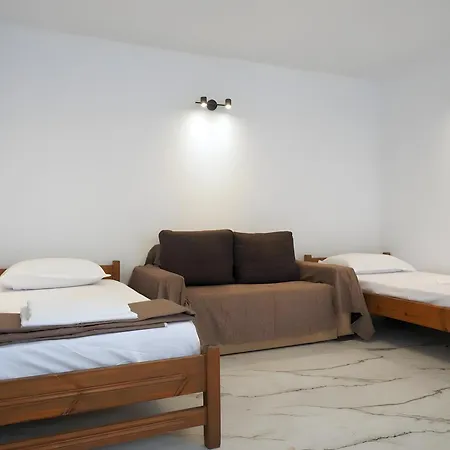 Mitropolis Apartment *