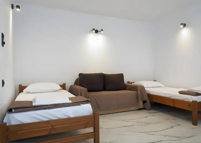 Mitropolis Apartment *